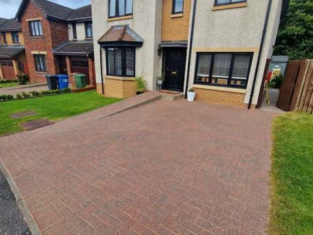 driveway-cleaning-6-kireth-ai