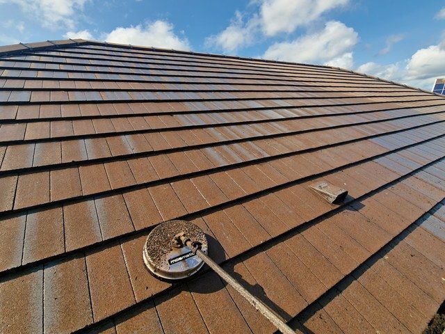 roof-cleaning-2-kireth-ai