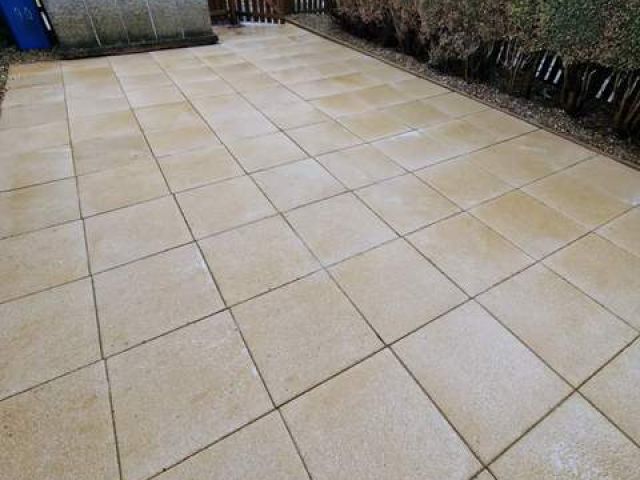 patio-cleaning-5-kireth-ai